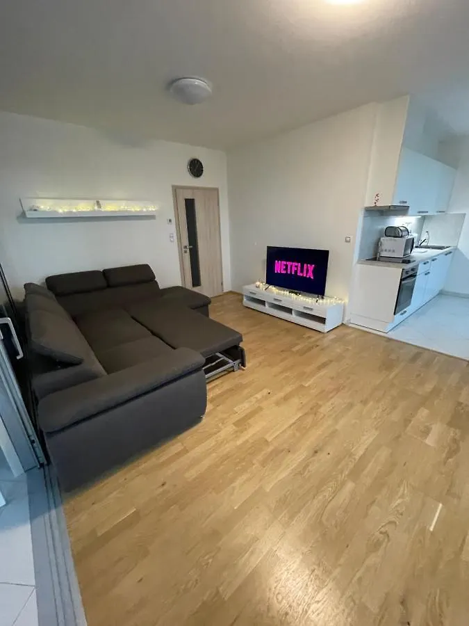 Apartment At Garden Towers Prague