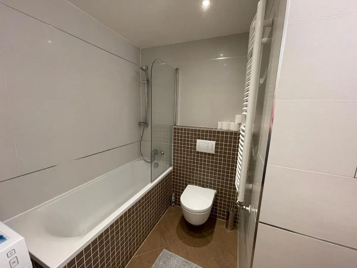 Apartment At Garden Towers Prague Czech Republic